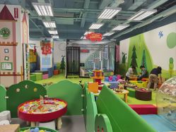 -莫莉幻想儿童乐园(郑州丹尼斯三天地店)