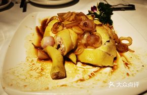 Red Onion Oil-Drizzled Steamed Chicken with Rice