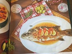 -Chom Cafe and Restaurant