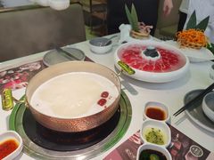 -洪氏嗨捞·广东猪肚鸡·椰子鸡火锅(西咸万象城店)