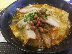 锅烧螺蛳粉-怂猫抓子·成都冒烤鸭