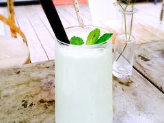 牛油果奶昔-JUKEBOX玖部音乐餐厅(华侨城店)