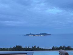 -瑰丽酒店·海吧·天际下午茶·现场DJ·天台酒吧