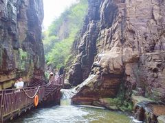 -龙潭大峡谷