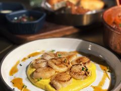 香煎扇贝配玉米泥-y SEA·西班牙餐厅(阿那亚·北戴河店)