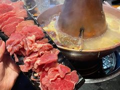 -果松木炭酸菜铜火锅·外婆参鸡汤