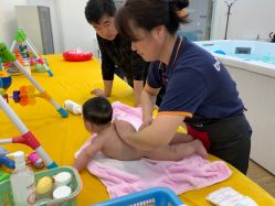 -爱婴室(上海浦建路店)