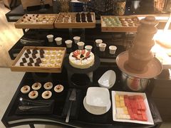 -浦东绿地铂骊酒店-POYA西餐厅(绿地东海岸国际广场店)