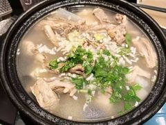 -艳阳天民俗村(公园路店)