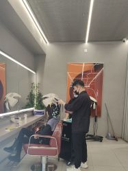 -侨治发型