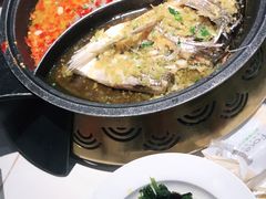 -阿瓦山寨·湘菜现炒·剁椒鱼头王(咸阳总店)