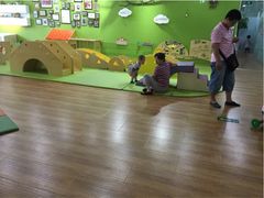 -乐融婴幼儿成长中心(四季青校区)
