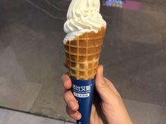 经典华夫牛乳冰淇淋-波比艾斯(国金街店)