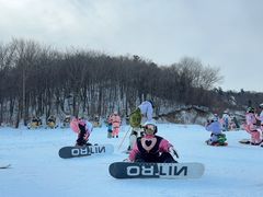-亚布力新体委滑雪场