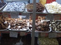 零售区-百年义利(甜水园东里店)