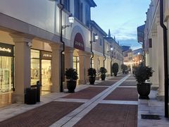 -佛罗伦萨小镇广佛名品奥特莱斯(疏港路店)