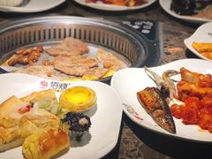 -佰烧海鲜烤肉火锅自助(世茂国际广场店)