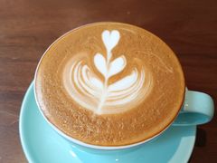 拿铁咖啡-Fridi Patisserie Cafe