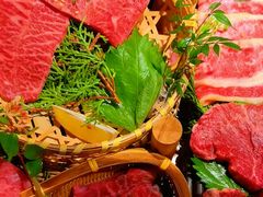 -山川小町·极番烧肉(新地假日广场店)