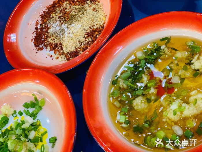 马路边边串串香(黄河道总店)原汤碟图片