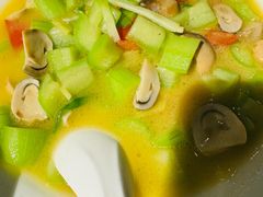 丝瓜烧草菇-泉味道贵州厨房(三里河店)