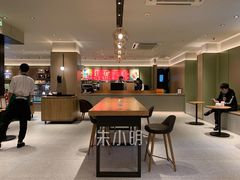 大堂-星巴克臻选(上海中环广场2F店)