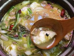 -周鱼小馆石锅酸菜鱼(活力汇店)