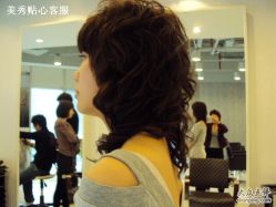 成功转型卷发后-美秀造型