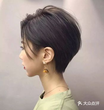 许许多多的妹子都有短发梦,剪短发的特点是什么呢