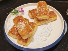 蜜汁叉烧酥-上海1号私藏菜(黄浦店)