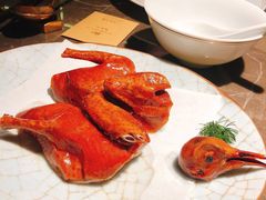 脆皮乳鸽-新荣记(BFC外滩金融中心店)
