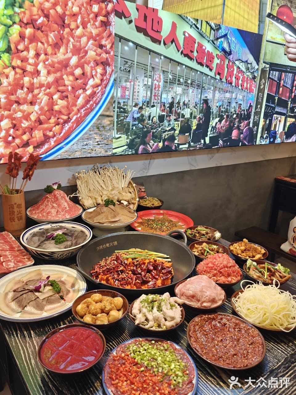 来海口吃火锅啦，色香味俱全