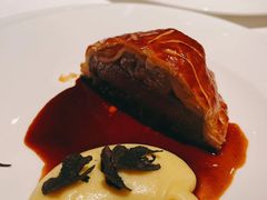 惠灵顿牛排配鹅肝-Oyster Talks 四度蚝法餐厅