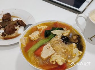 当前疫区群众吃饭 地理位置：宿舍厨房