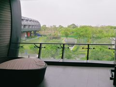 -上海滴水湖皇冠假日酒店