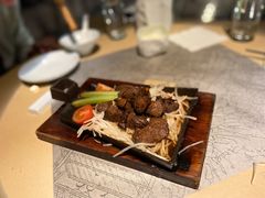 -穹六人间 people 6(岳阳路店)