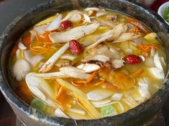 -南渝食府.墨脱石锅松茸鸡