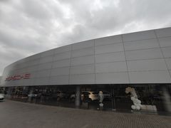 -成都锦江保时捷中心