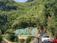 -安吉龙王山峡谷漂流