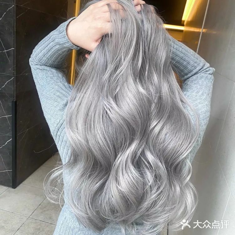 适合喜欢女团风发色的妹纸们 瞬间A爆的质感银灰色