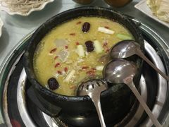 -南渝食府.墨脱石锅松茸鸡