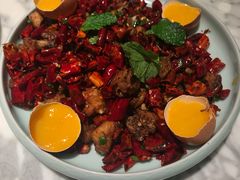 辣子鸡配芒果分子球-雀蓝川菜(奥体广场店)