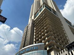 -彩虹云霄酒店75层国际自助餐