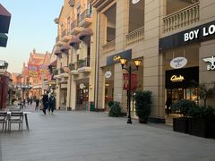 -王府井奥莱临潼小镇(临潼店)