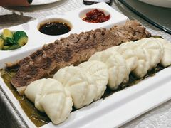 荷叶饼夹牛肉-巴扎美食·新疆菜·西域歌舞表演餐厅(新疆大厦店)