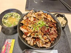-難波肉劇場