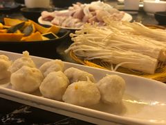 手打墨鱼丸-润泽园海南椰子鸡·糟粕醋火锅(拱北店)