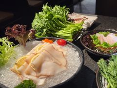 -湊湊火锅·茶憩(新中关购物中心店)