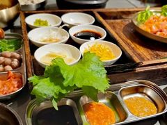 -围炉肉舍•炭烤活鳗•丹东海鲜烤肉(步行街店)