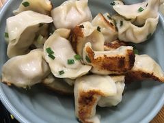 鲜肉煎饺-无名氏宵夜小摊(祝家三姐妹馄饨店)